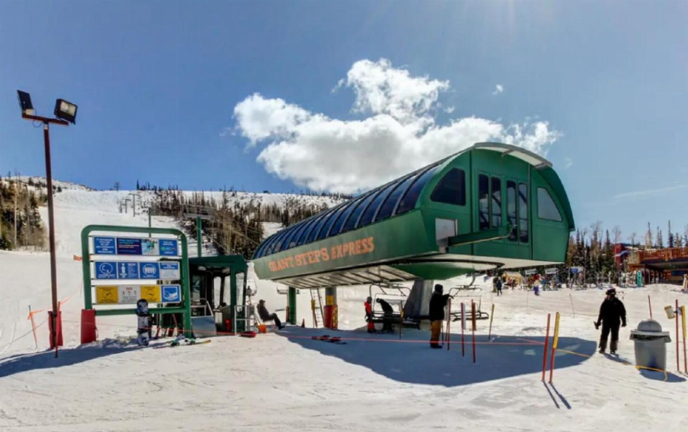 Rustic Cozy Condo with Club House