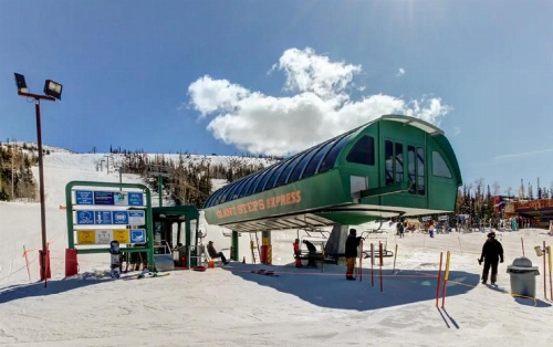 Rustic Cozy Condo with Club House image 9