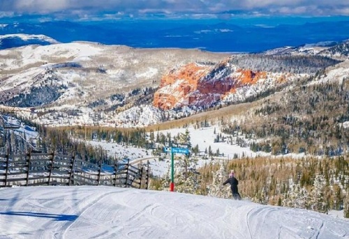 Rustic Cozy Condo with Club House image 7